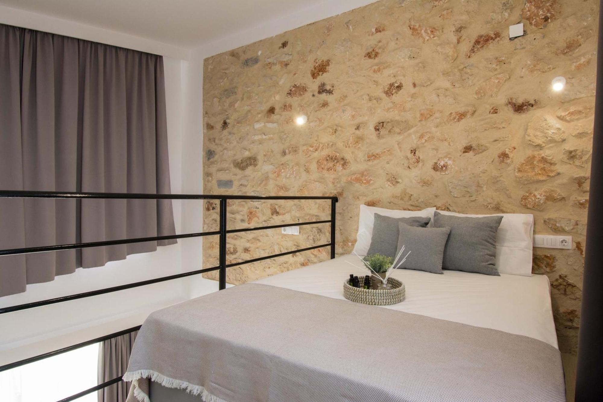 גובס Michalianna Suites "By Checkin" מראה חיצוני תמונה